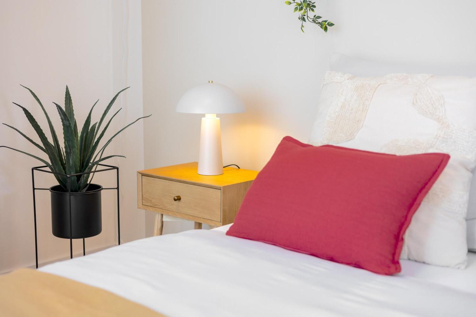 Appartamento Bright 2Br - 4Th Floor, Balcony, Free Parking By Gravity Praga Esterno foto