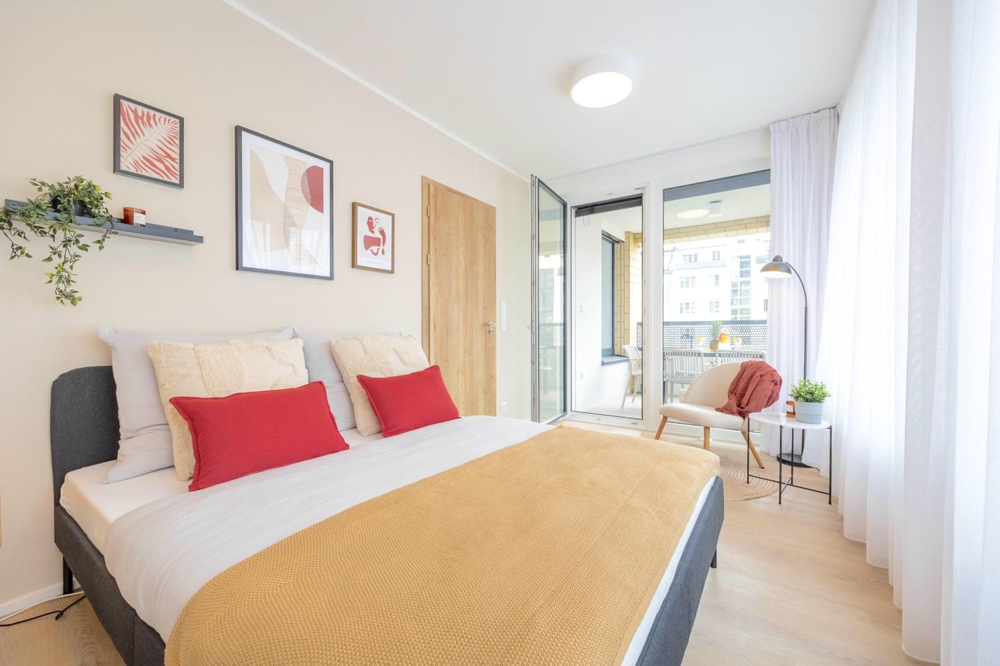 Appartamento Bright 2Br - 4Th Floor, Balcony, Free Parking By Gravity Praga Esterno foto