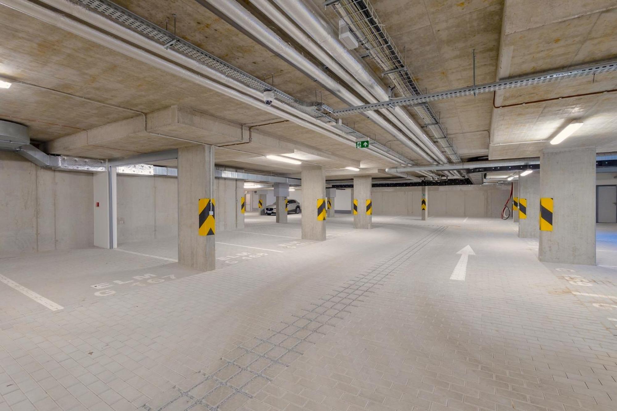 Appartamento Bright 2Br - 4Th Floor, Balcony, Free Parking By Gravity Praga Esterno foto